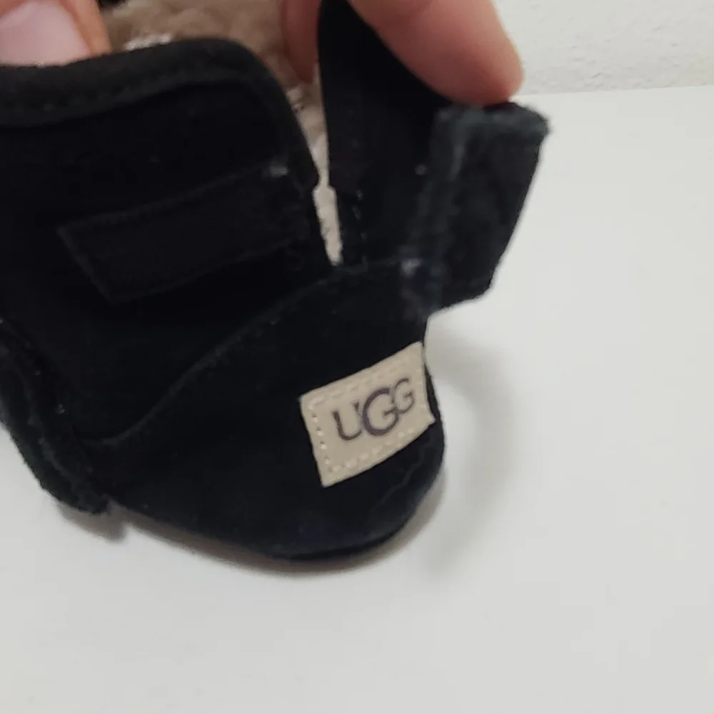 Ugg jesse boot slipper crib bootie